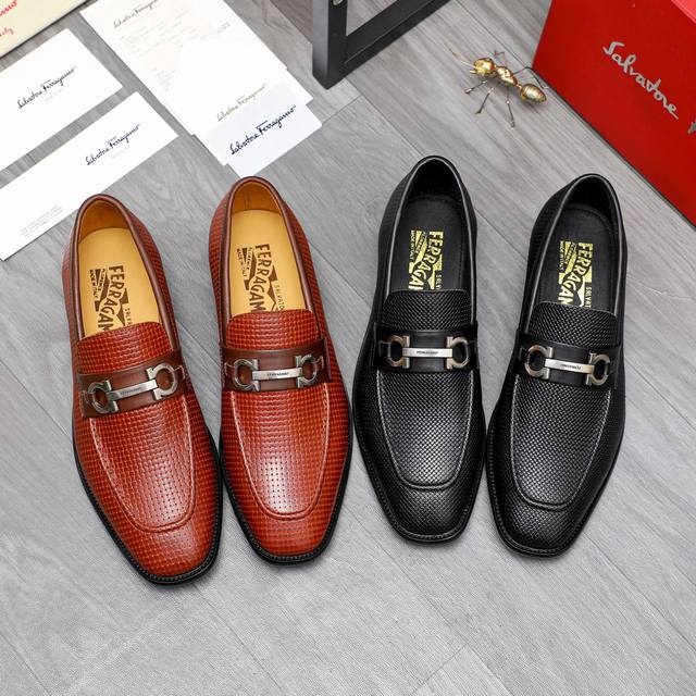 商品商标：Ferragamo 菲拉格慕 商务休闲皮鞋 正码码数: 38-44 45.46订做不退换 商品材料：精选 头层压纹牛皮鞋面 牛皮内里 原版大底